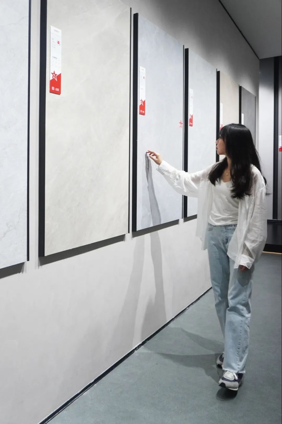 陶博會(huì )開(kāi)幕丨大將軍瓷磚攜手“仰望”新品精彩綻放！(圖24)