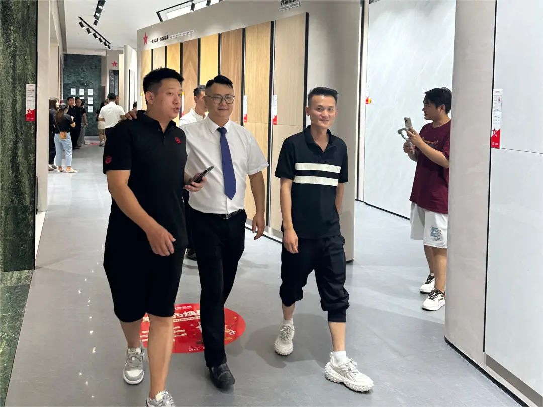 “將星閃耀 贏(yíng)戰終端”成都站：攜手共創(chuàng  )，智啟未來(lái)新篇章(圖17)